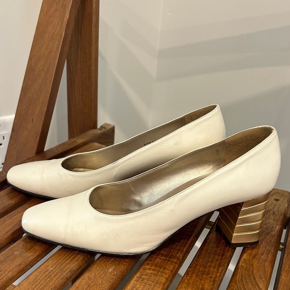 Vintage Arnold Churgin Size 7.5 Heels - Picture 2 of 9